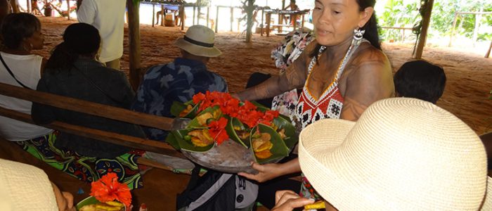 embera-serves-lunch